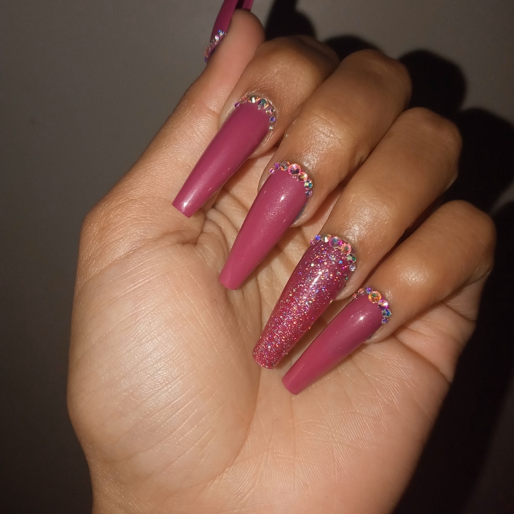 Press on nails